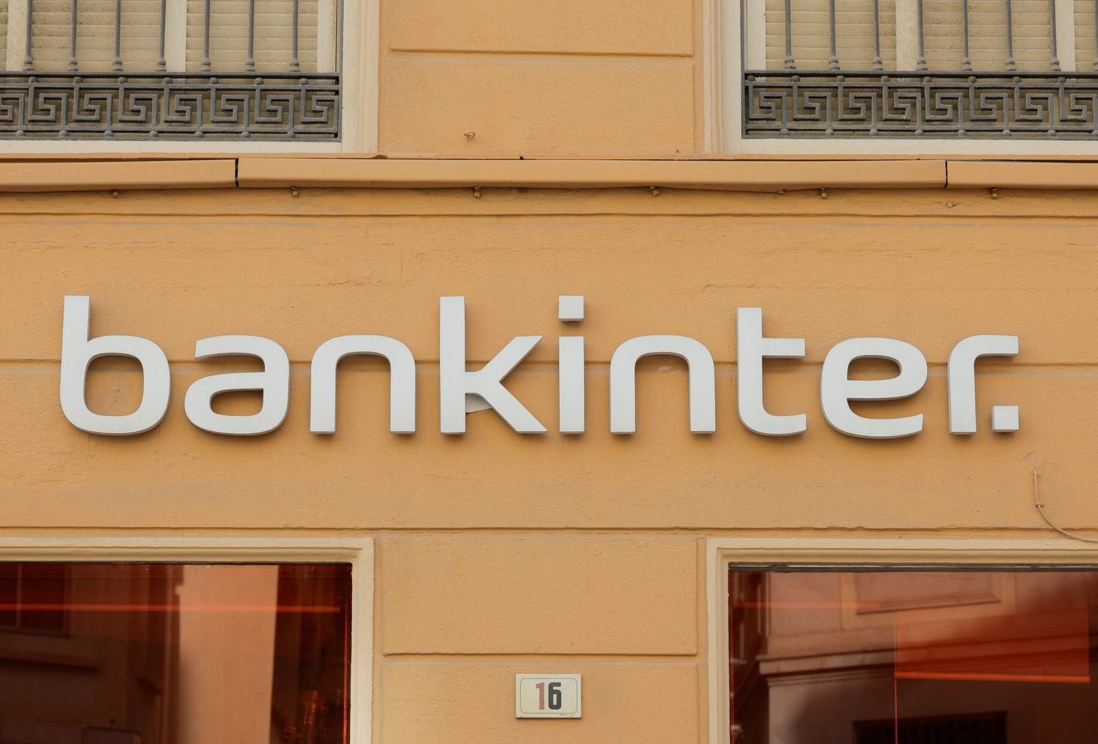 Bankinter trata de vender préstamos valorados en 550 millones | Empresas