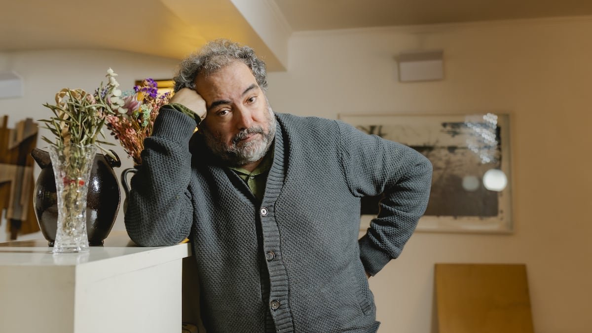 Rafael Gumucio: “La nueva élite chilena tuvo que renunciar al humor para conseguir su lugar”
