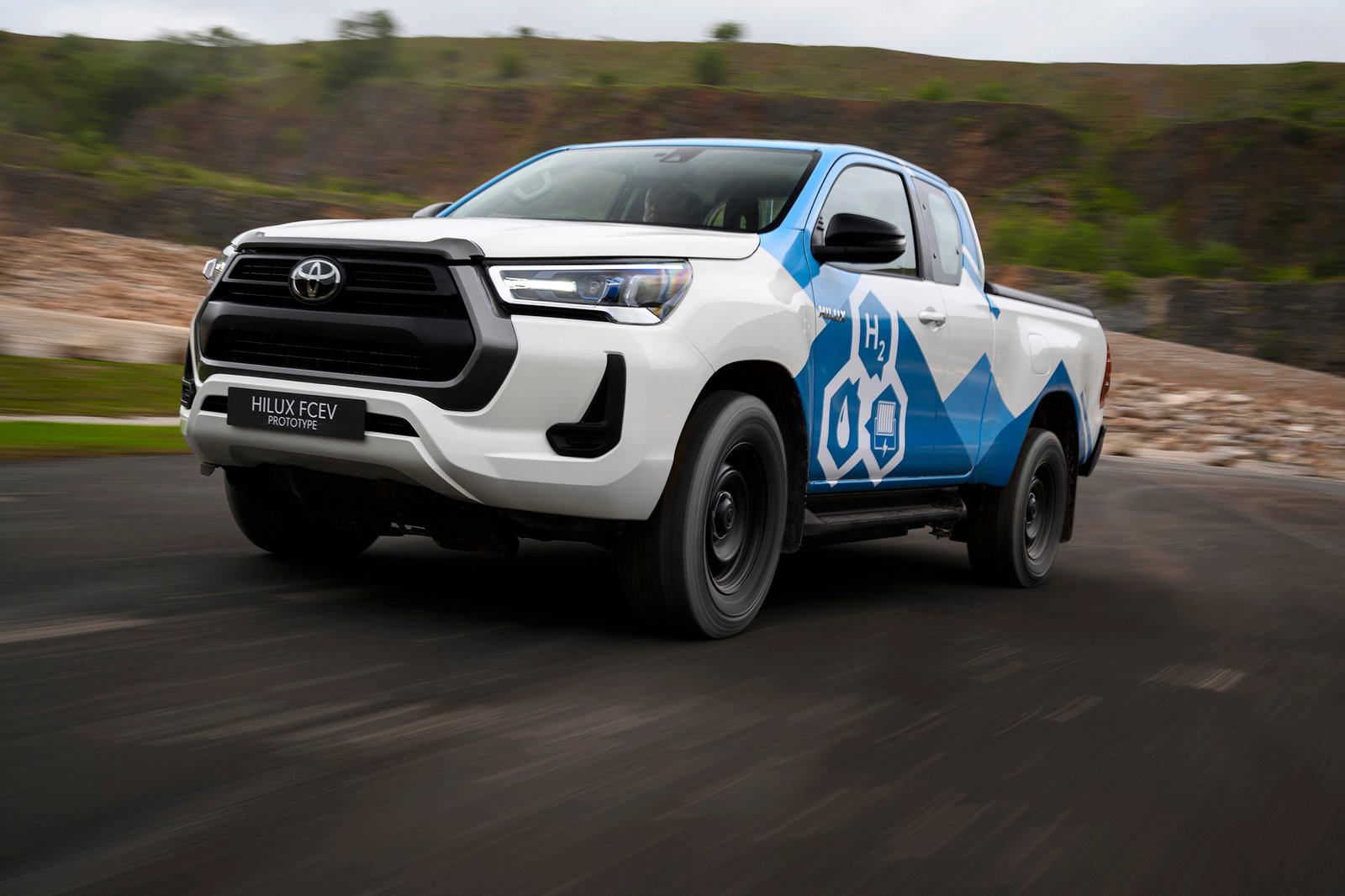 Toyota pone al Hilux una pila de combustible