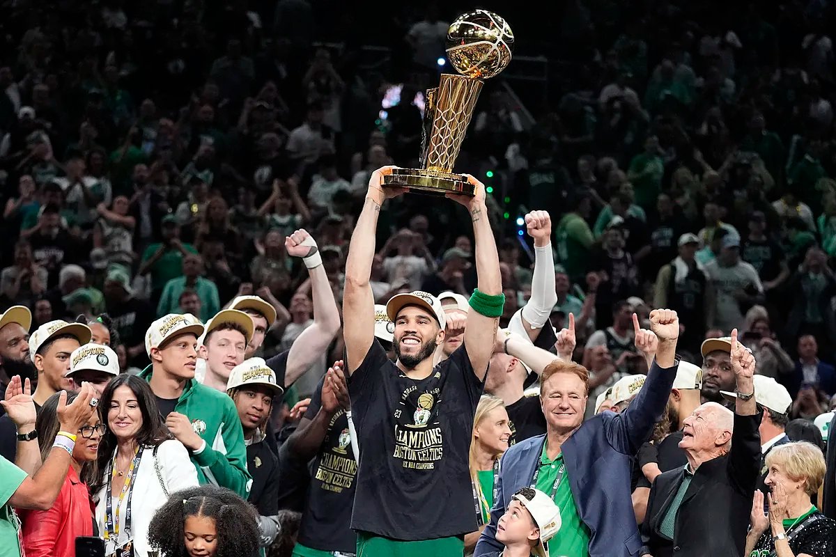 NBA: Los Celtics liquidan a los Mavericks de Doncic y se convierten en el equipo con ms anillos de la historia | NBA 2023