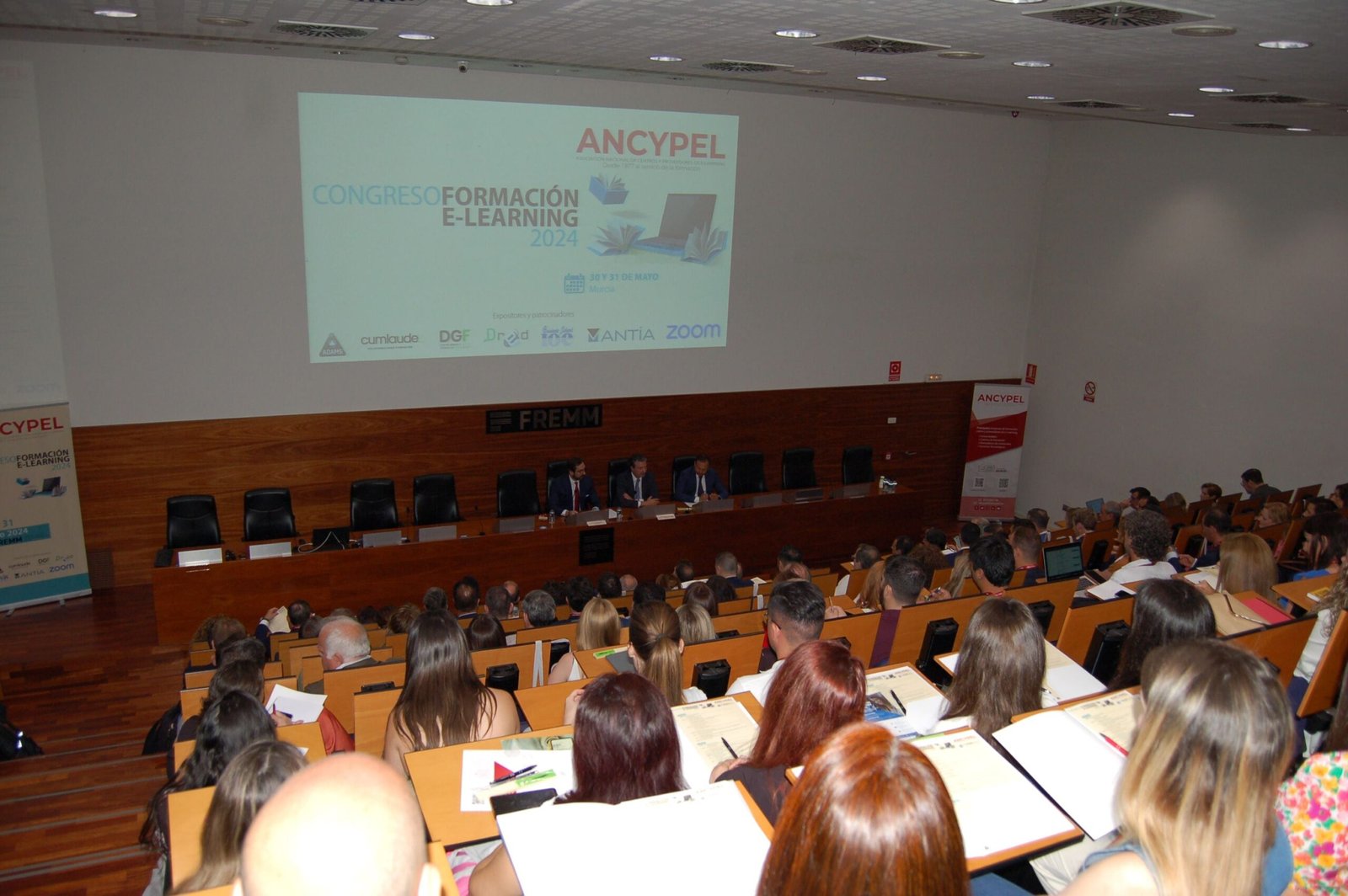 Arturo de las Heras: “El futuro de los jóvenes pasa por una formación continua a lo largo de la vida laboral” | Formación | Economía