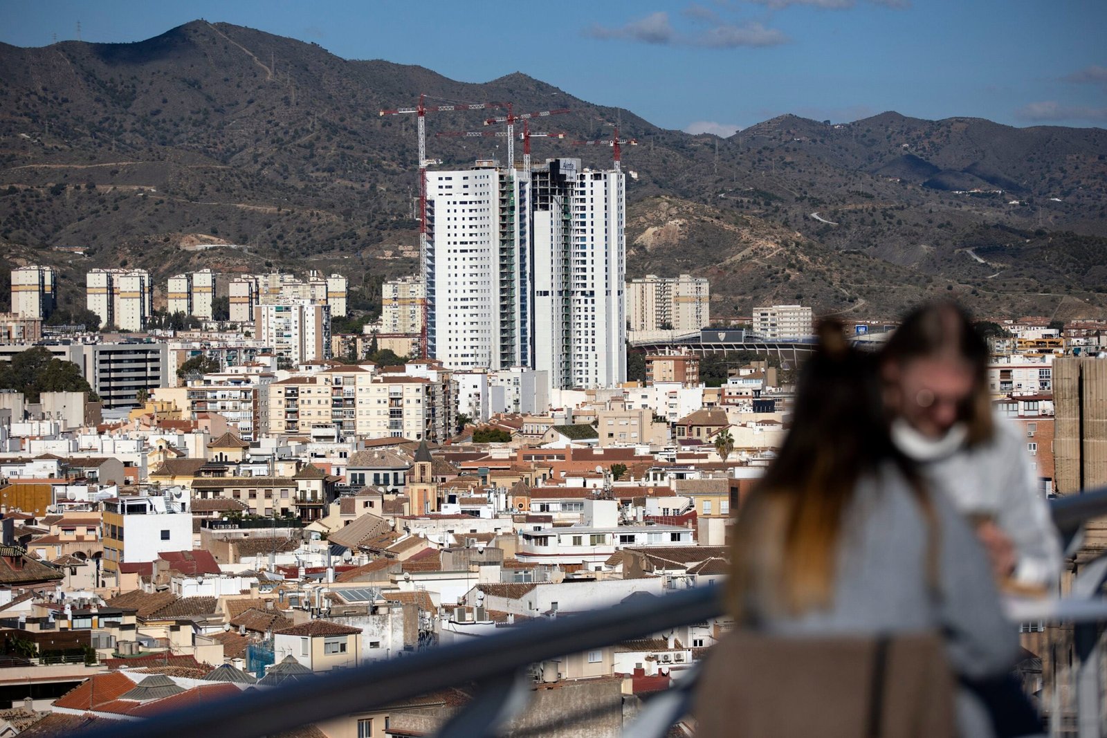 Málaga pone freno a las nuevas viviendas turísticas | Economía