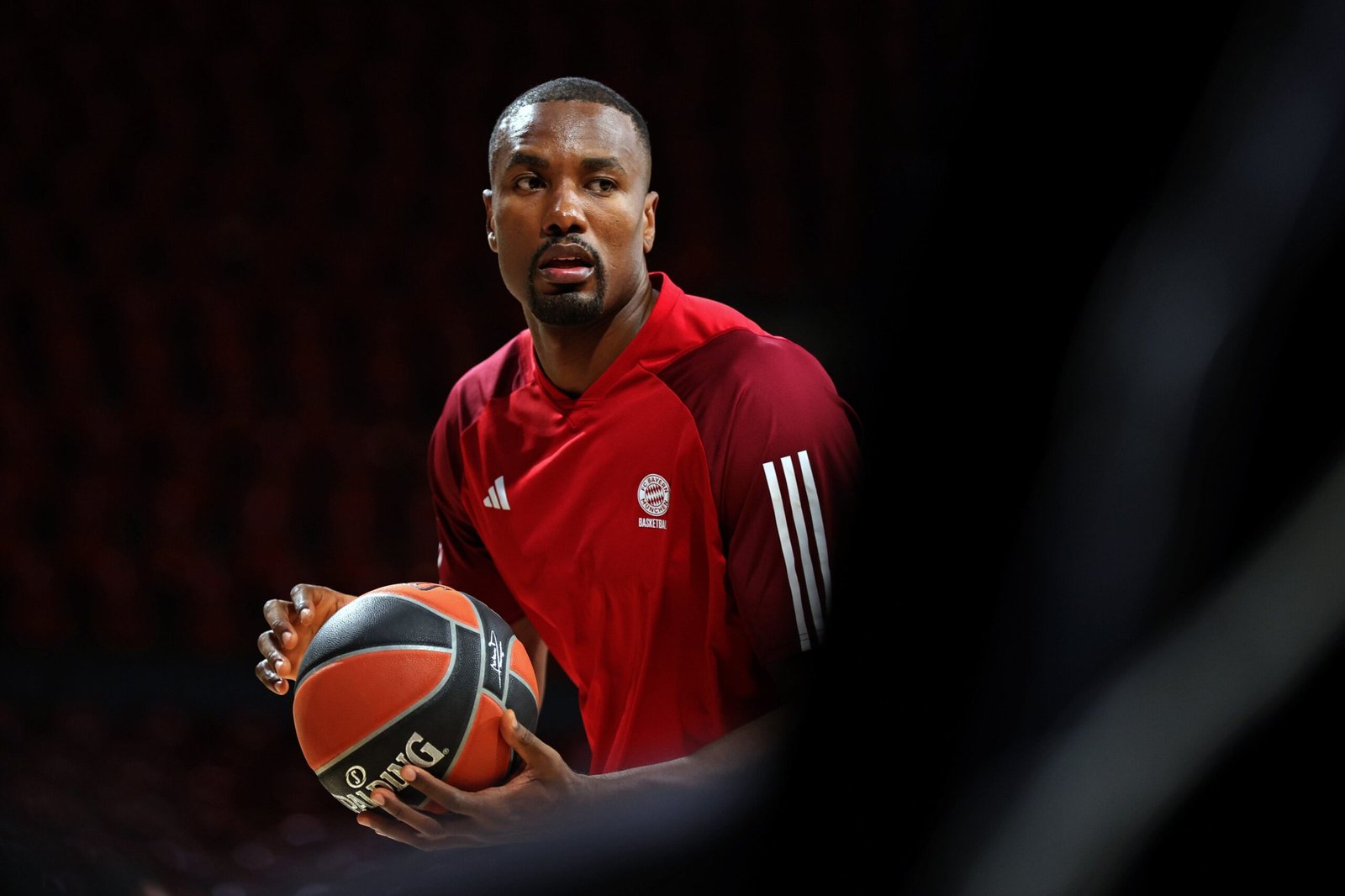 Ibaka, sobre su llegada al Madrid: “Tengo otras ofertas, no he decidido”