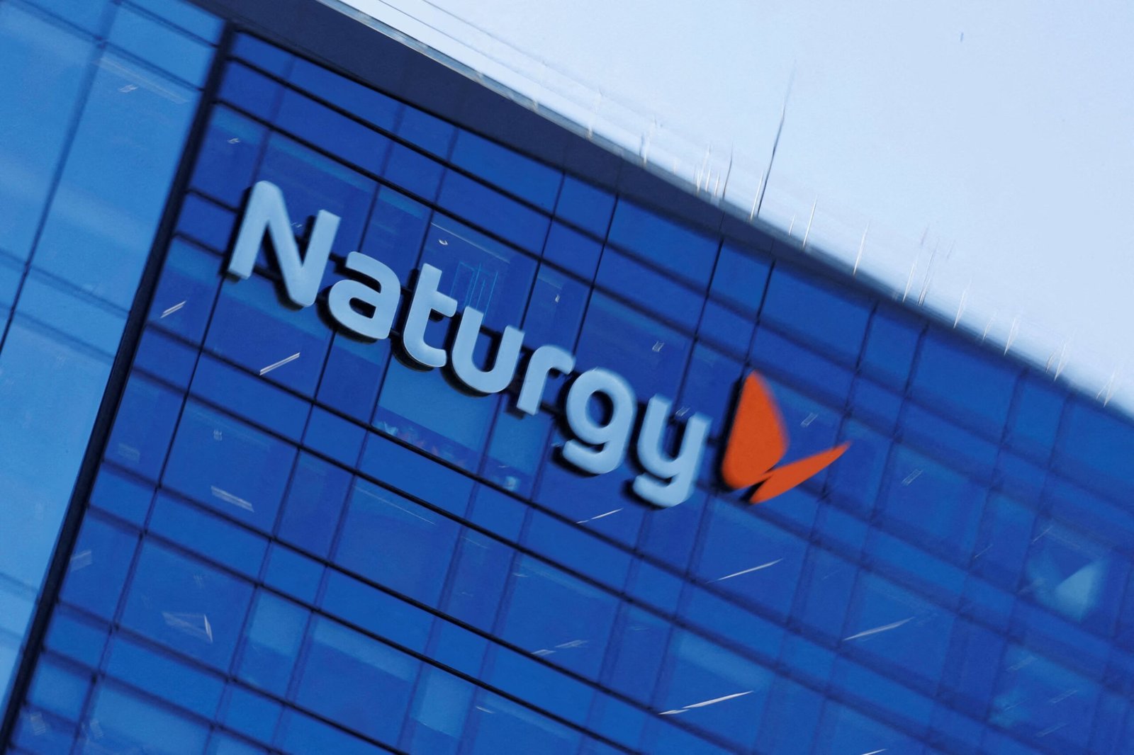 Naturgy se hunde en Bolsa por la falta de acuerdo entre Taqa y Criteria para la opa | Mercados Financieros