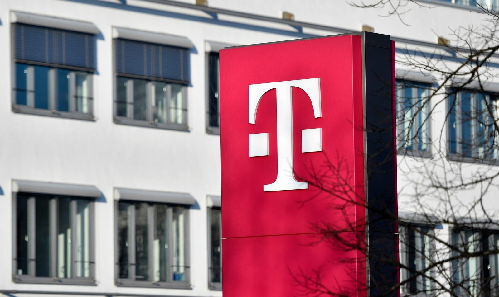 El Estado alemán hace caja con la venta de una participación del 2,2% en Deutsche Telekom por 2.700 millones de euros | Empresas