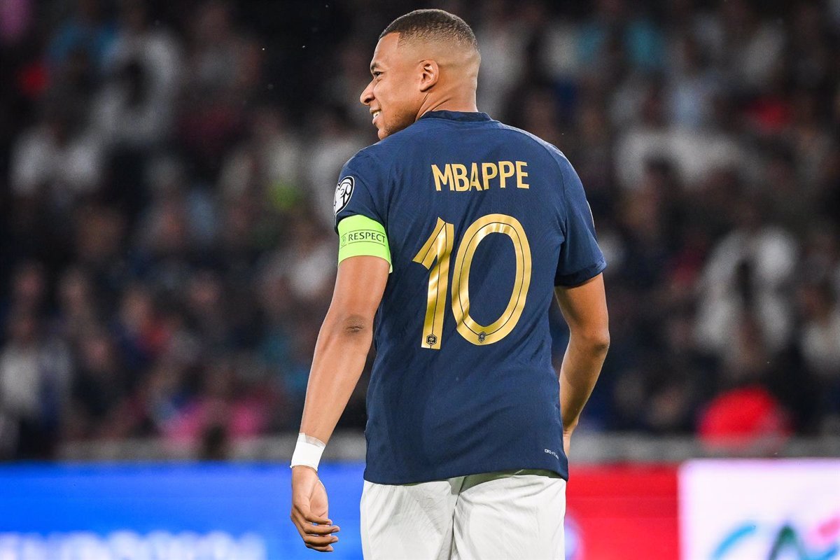 Mbappé y De Bruyne calientan con Francia y Bélgica para la EURO