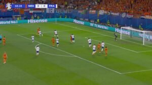 Francia se salva gracias al gol anulado que siempre suscita polémica: Xavi Simons, incrédulo