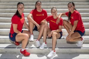 Las ‘cuatro mosqueteras’ de la Plaza de la Concordia