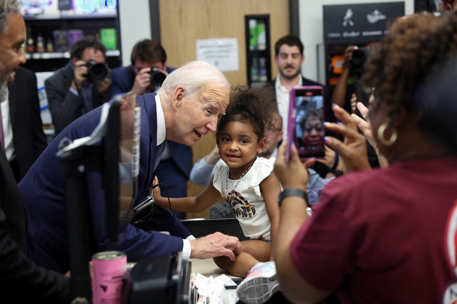 El Partido Demócrata frena el plan de nominar por adelantado a Biden por las protestas internas | Elecciones USA