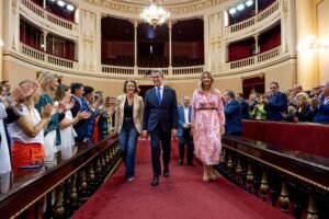 Feijóo hurga en la fragilidad del Gobierno, pero evita cualquier alternativa con Junts | España