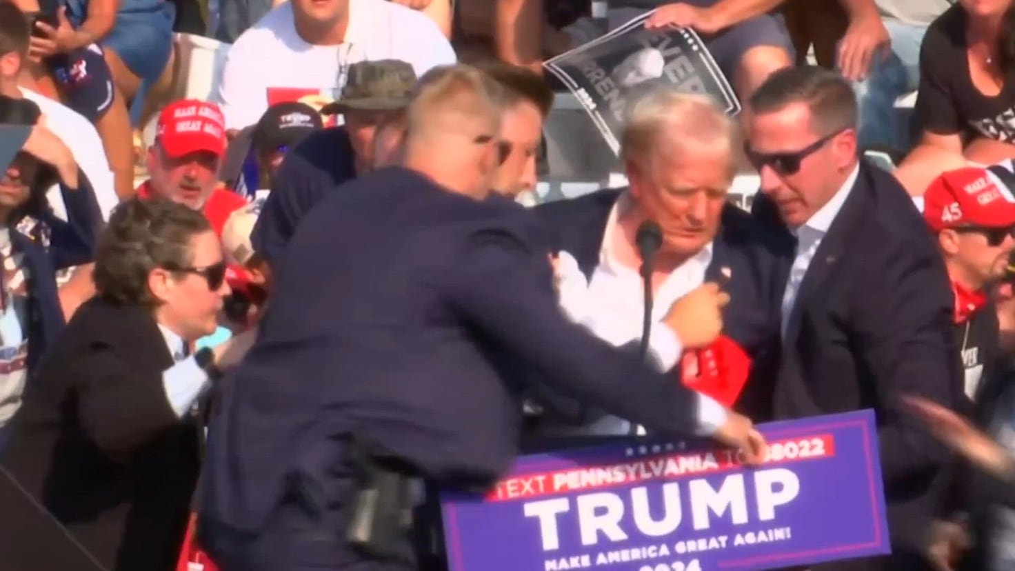 El vídeo en el que se lleva el Servicio Secreto a Trump tras los disparos: es sobrecogedor