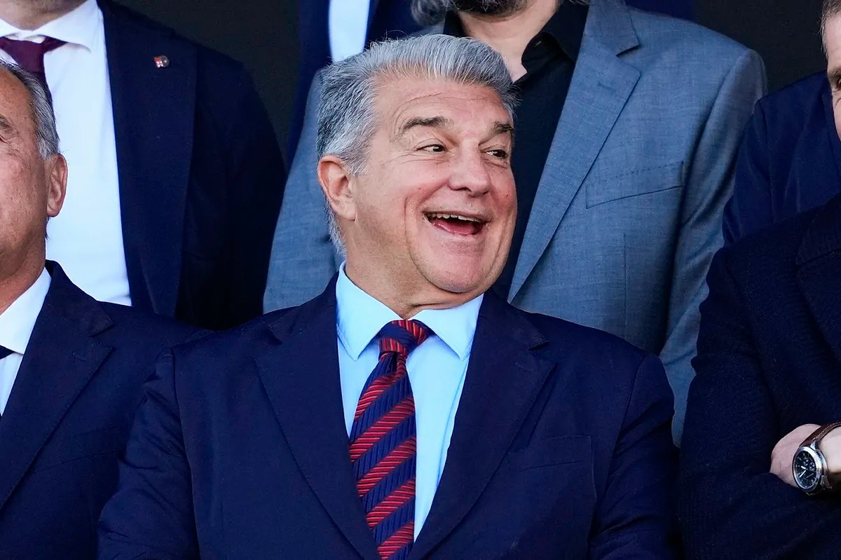 El fútbol maquilla el mandato de Laporta: tres títulos frente al caso Negreira, las obras del Camp Nou, la inscripción de Olmo...