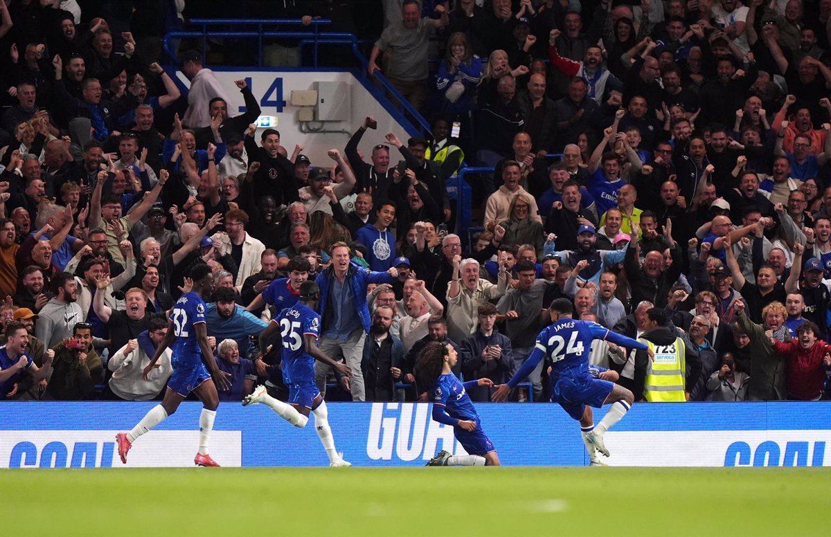 Cucurella pone al Chelsea rumbo a la Champions