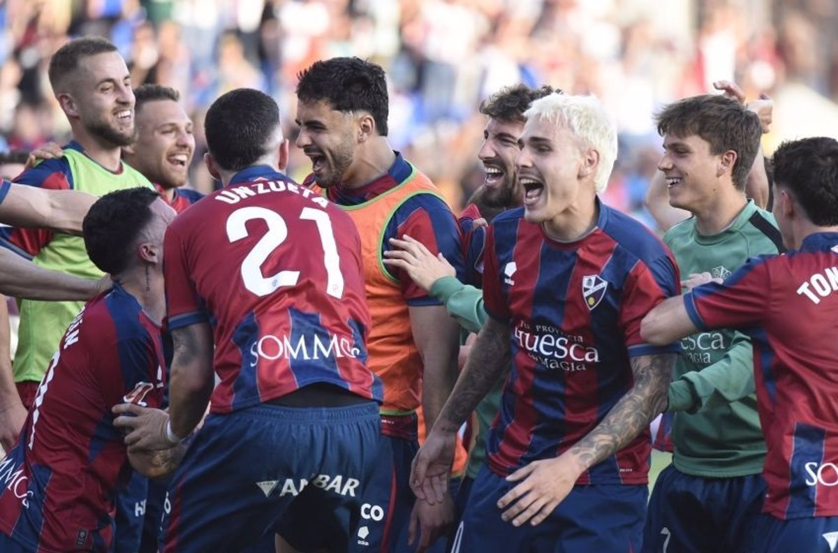 El Elche sufre otro revés en Huesca y el Granada gana con Pacheta
