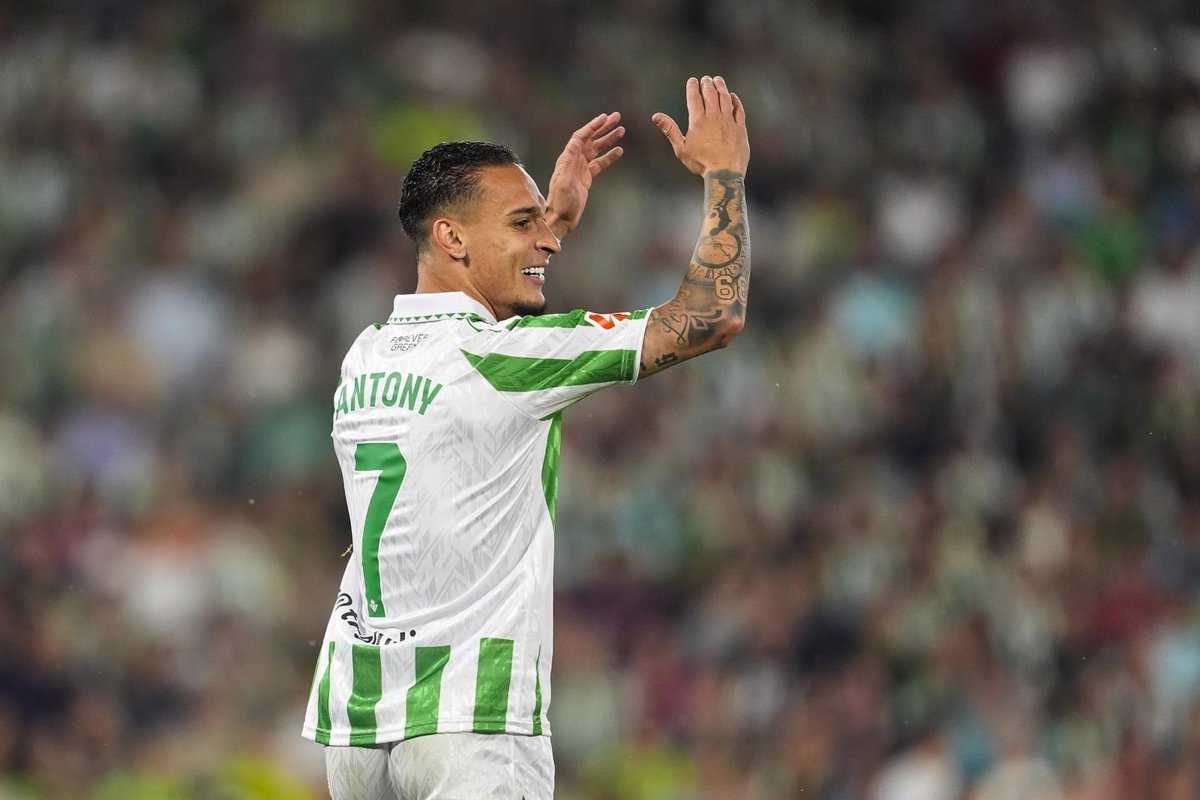 Antony y Rafa Mir, tablas en un Villamarín mirando a Europa