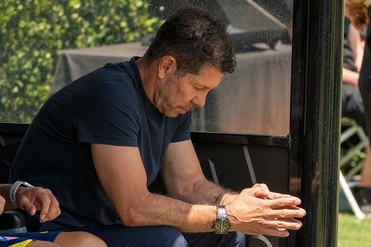 El imposible 12+1, el ramo de Margarita y los árbitros en el adiós del Atlético: "Revisaron una acción anterior para no pitar penalti, más de lo mismo"