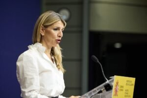 El secretario de Organización y portavoz de Podemos, Pablo Fernández, durante una rueda de prensa este lunes.
