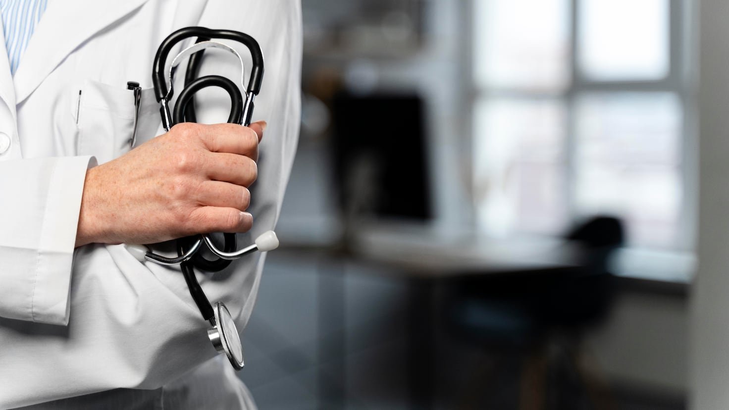Un médico revela el lado oscuro de su oficio: “Decían que los médicos de familia trabajan poco y ganan mucho, pero era todo falso”