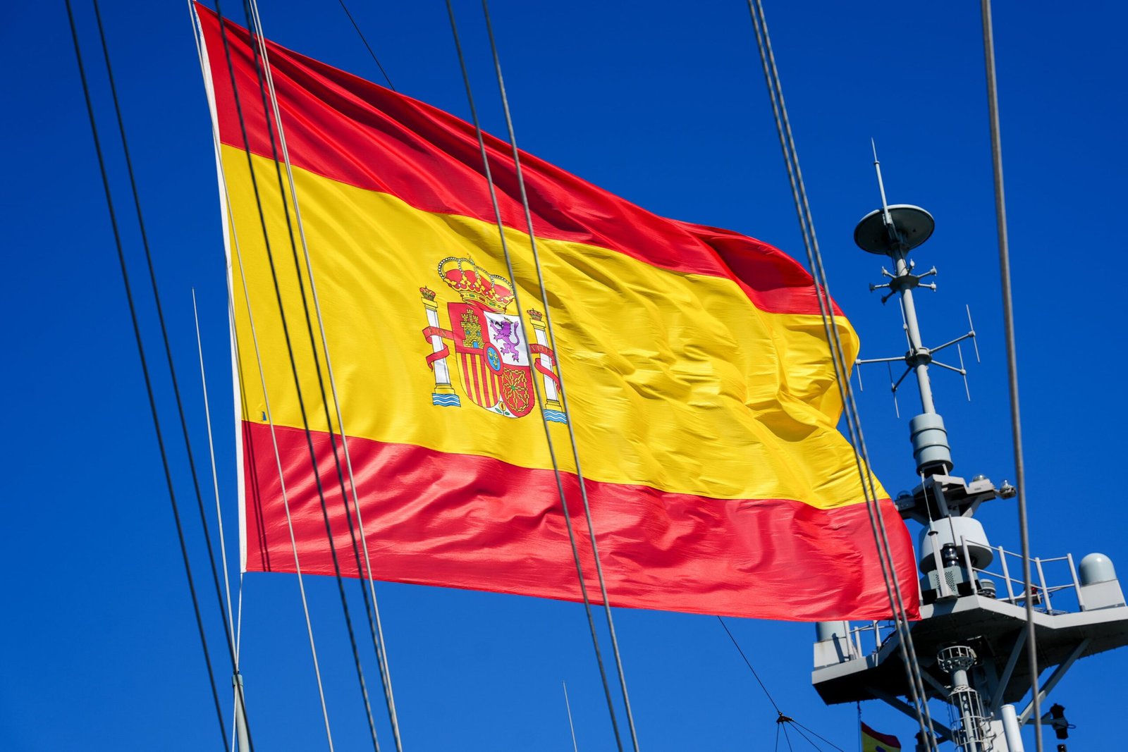 La Armada Española despliega su nuevo buque y lo envía a una misión clave de la OTAN