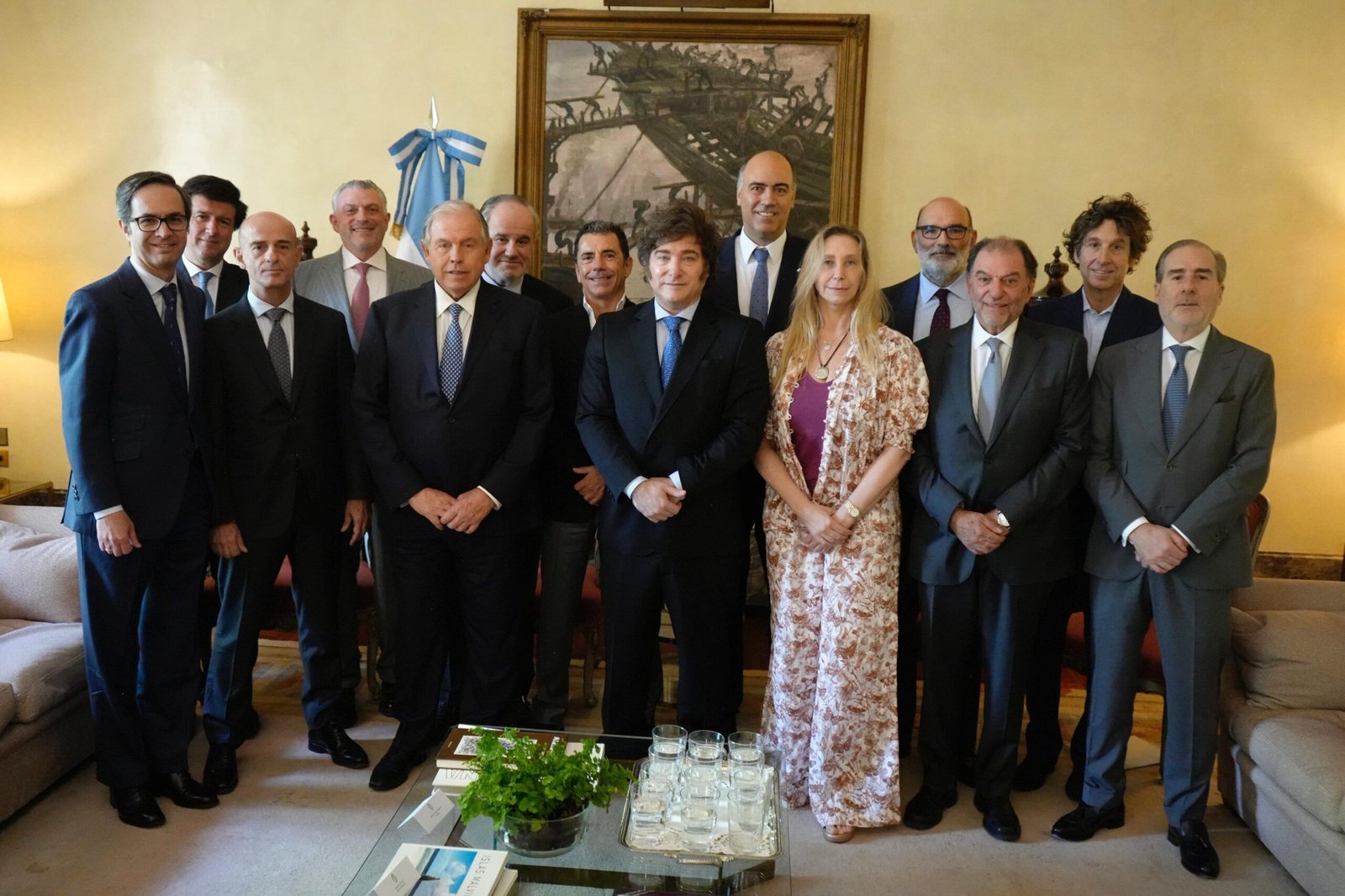 Milei vuelve a reunirse con empresarios españoles en su última visita a Madrid | Economía