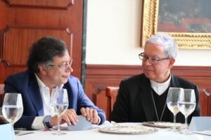 La Iglesia logra sentar a la mesa a Petro y Efraín Cepeda, presidente del Senado