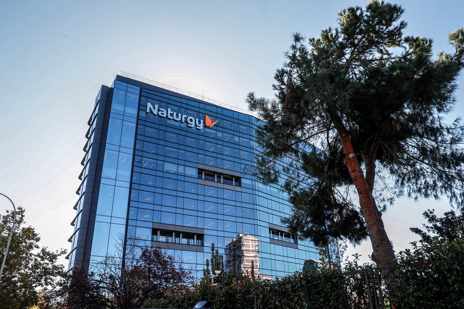 El 86% del capital de Naturgy acepta la autoopa de la compañía | Empresas