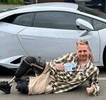 Aparcó su Lamborghini en un lugar para discapacitados y lo criticaron en redes.