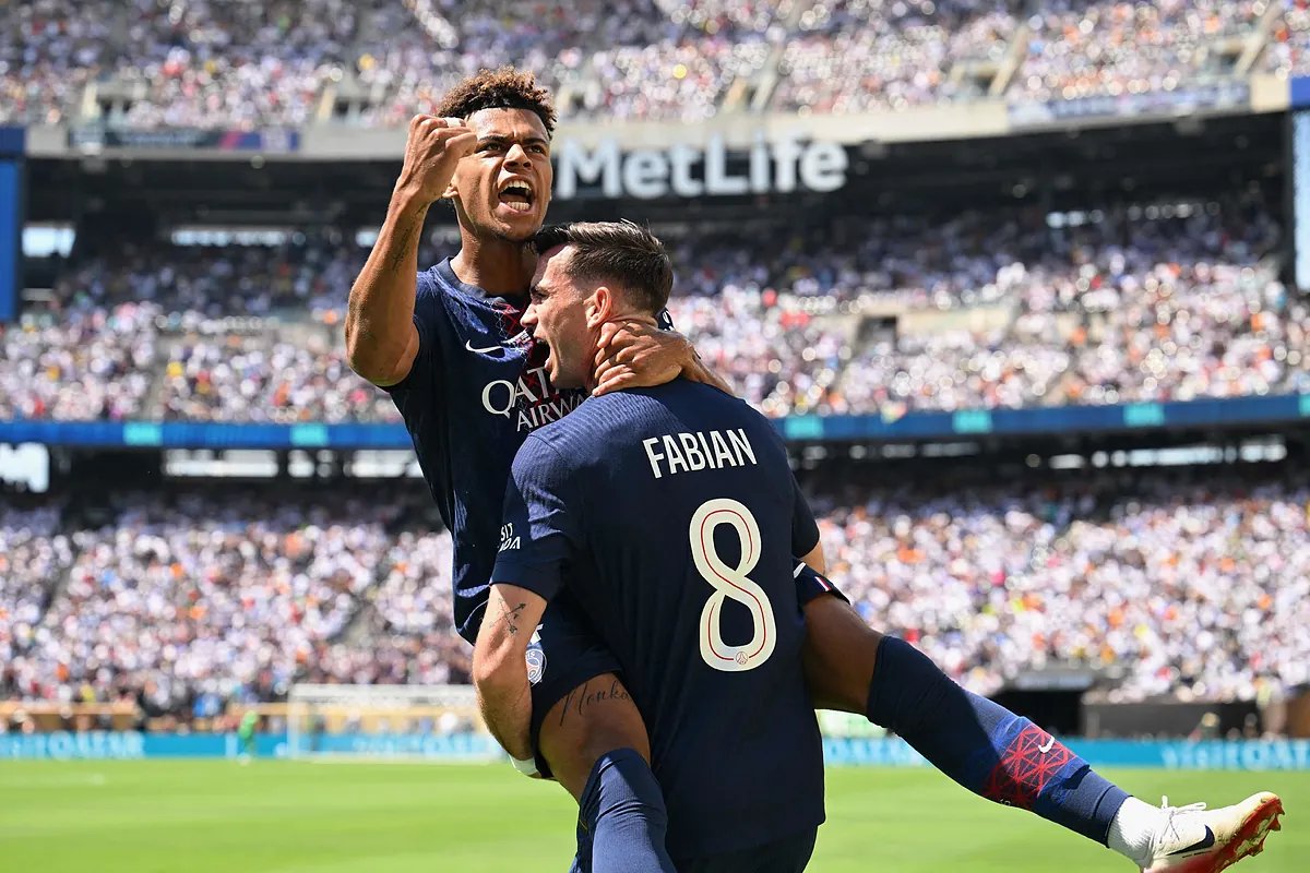 La lección de Luis Enrique y Dembélé a un Madrid preso de los errores y el desconcierto