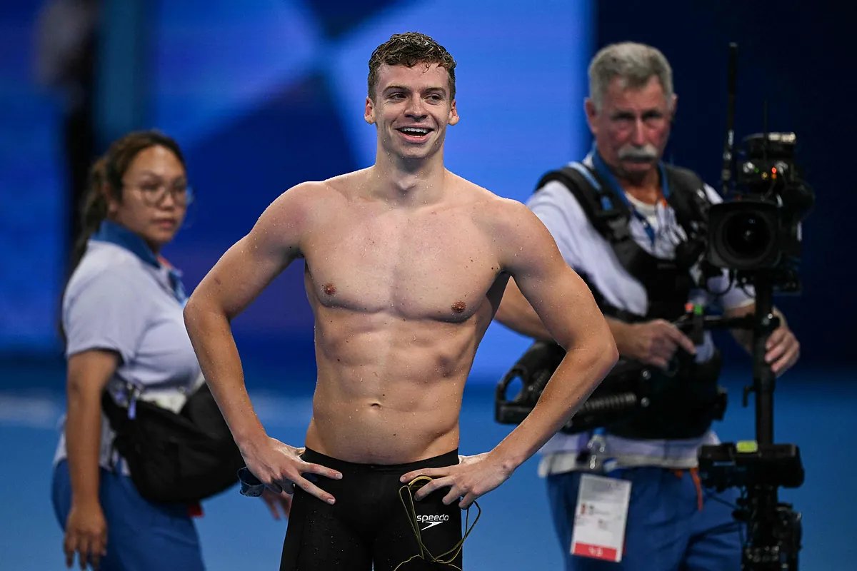 Las grandes estrellas toman la piscina en Singapur: Marchand más allá de París, rusos sin bandera y una china de 12 años