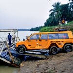 Un hombre inventó un coche de madera para poner África sobre ruedas. No era mala idea, pero le salió tan mal que terminó en la cárcel