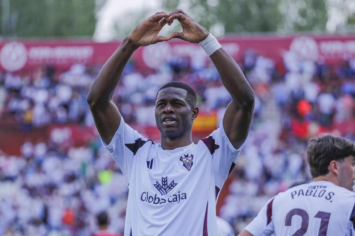 el Albacete cierra la venta de Kofane al Bayer Leverkusen