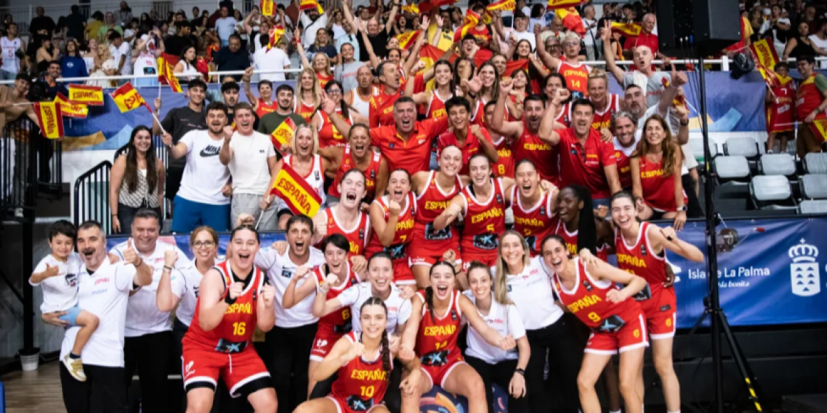 España se asegura su primera medalla de formación del verano