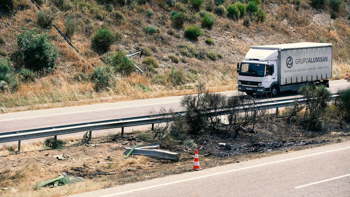 Así ha quedado la carretera tras el accidente de Diogo Jota