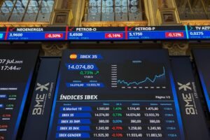 Bolsa: Las Bolsas reaccionan con calma al último episodio de la guerra arancelaria | Mercados Financieros