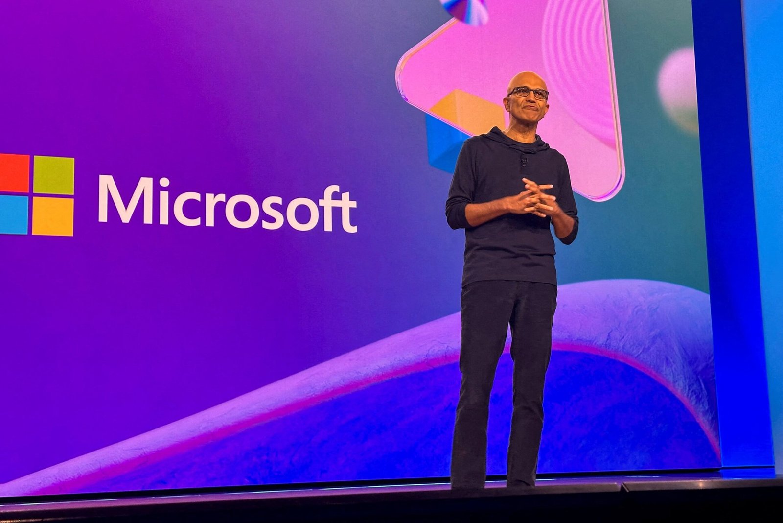 Microsoft supera los cuatro billones de dólares de capitalización tras batir previsiones | Economía