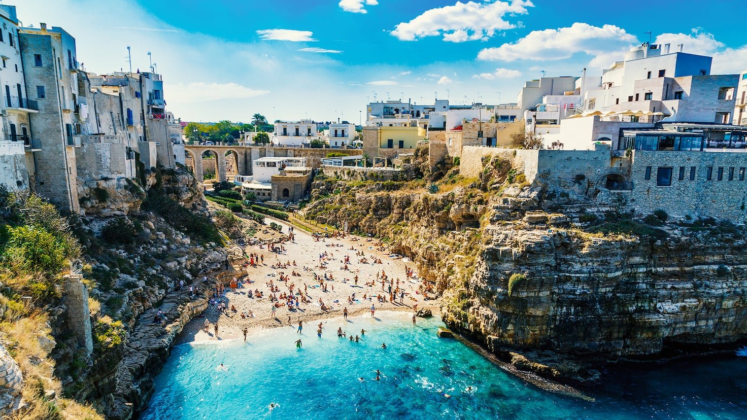 Los belgas tienen nuevo lugar de moda para el turismo: “300 días de sol y 10 euros la comida”