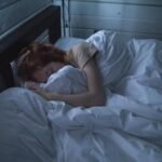 Si duermes tapado incluso en verano, la psicología dice que probablemente tienes estos rasgos comunes