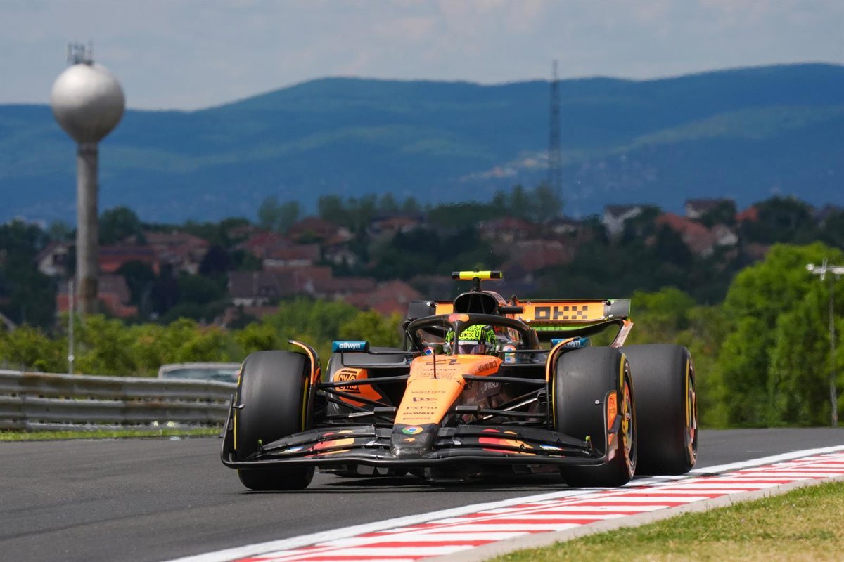 Los McLaren mandan en la primera toma de contacto con Hungaroring